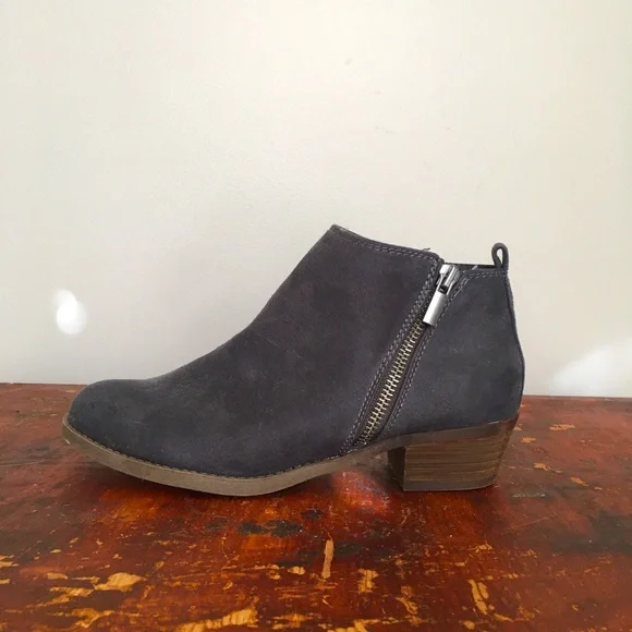 NWOT Women’s Slate Gray Ankle Boot by Carlos Santana - Picture 1 of 11